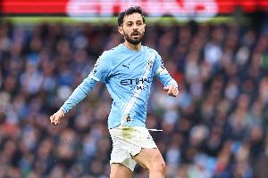 马卡：巴萨已开始给B席找位置，但需等待有人离队才能具体落实